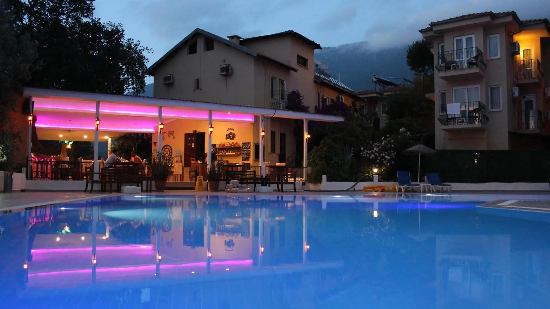 Tunacan Hotel contacts